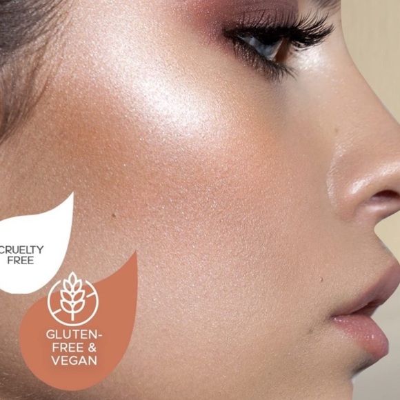 ✨ Glow & Gloss Makeup Set (3-Piece Bundle)BUXOM, LALA Beauty - Picture 7 of 7